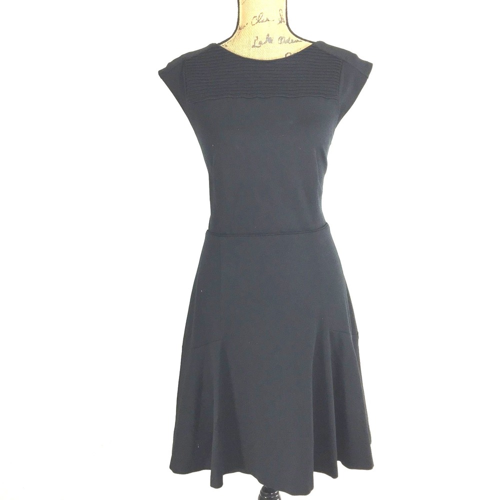 Banana Republic Dress 0 XS Basic Black Fit Flare Stretch Piping Tier Knit‎ NICE